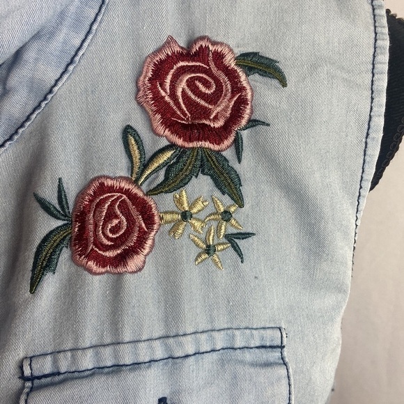 Cavalini Light Blue Embroidered Button Down Vest - Picture 3 of 8